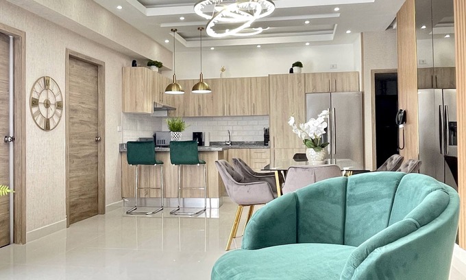 Ciudad Universitaria Apartment | Inviting Central Apartment with Pool, Gym & High Rating
