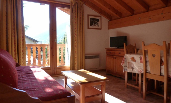 Lanslevillard Apartment | Inviting Apartment Lanslevillard for 6 with Spa & Kitchen