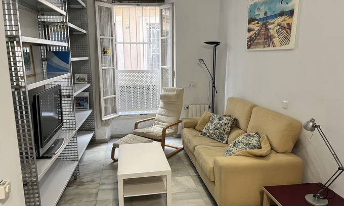 Old Town Apartment | Charming Central Apartment in Historic Gaditana Home