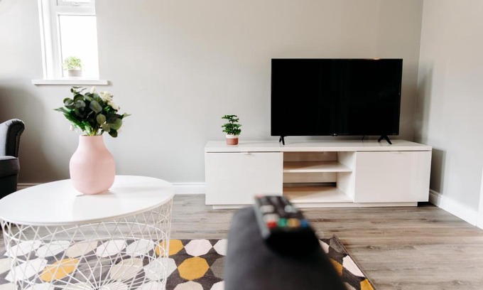 Newcastle Apartment | Eco-Friendly Central Apartment in Newcastle with Hot Tub