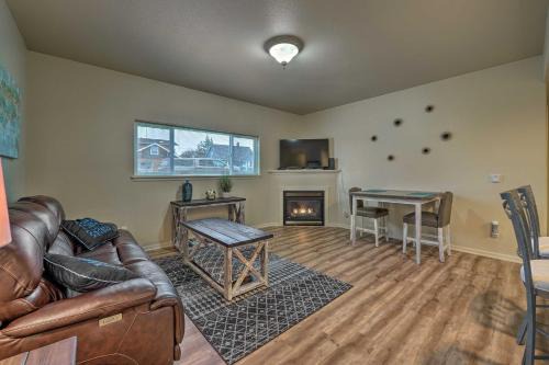 Anacortes Apartment | Cozy Central Apartment with Private Fireplace & Patio Access