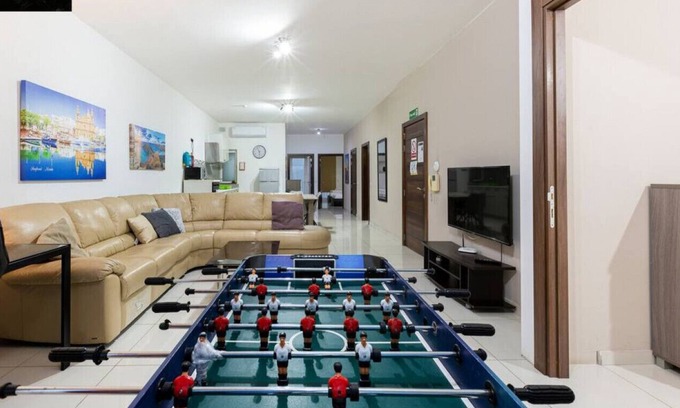 Gzira Apartment | Central APT w/table soccer, working desk & WIFI