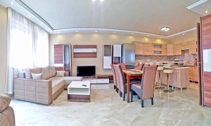 Gyula Apartment | Pet-Friendly Central-Aqua Apartman with Kitchen & High Ratings