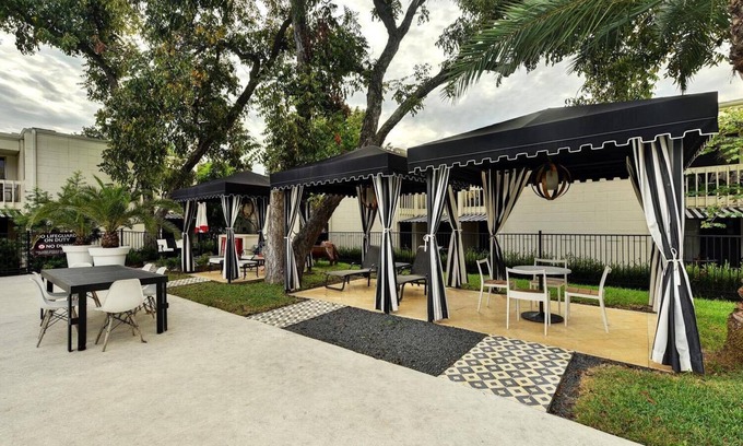 Brentwood Apartment | Ideal Central ATX Stay with Pool, Gym & Pet-Friendly Perks