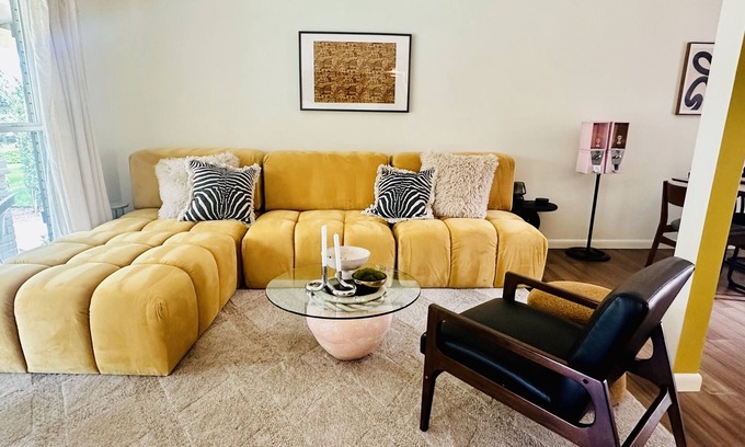 Clarksville House | Central Austin Downtown Bungalow