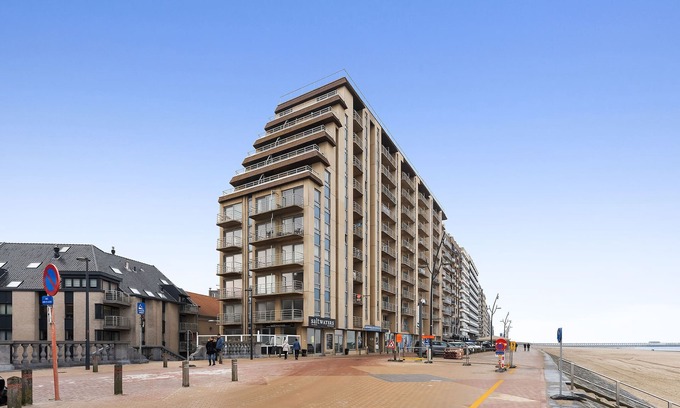 Blankenberge Apartment | Pet-Friendly Studio Steps from the Oceanfront