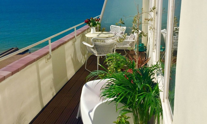 Hove Apartment | Beachfront Penthouse with Private Terrace & Ocean Views