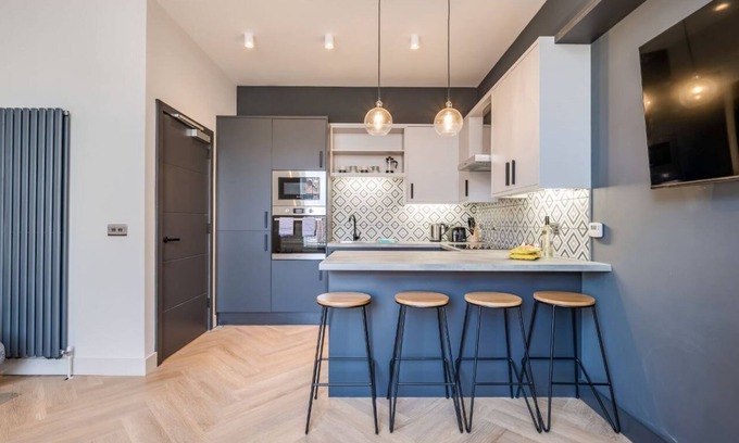 Belfast City Centre Apartment | Guest Rated: 9.8 - Central Belfast Apartments on University St