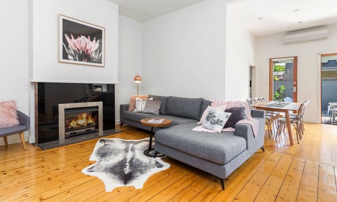 Bendigo House | Family-Friendly Central Bendigo Cottage with Pet Amenities