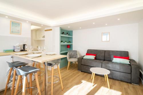 Guilhemery Apartment | Serene Central Retreat with Free Netflix & Family Amenities