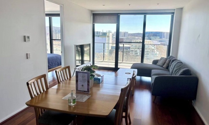 City East Apartment | Central Canberra 2BR Apartment with Parking