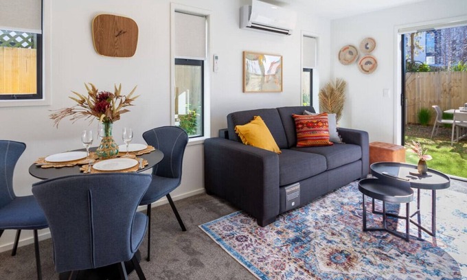 Christchurch City Centre House | Convenient 1 Bed Escape Near Hagley Park for Families