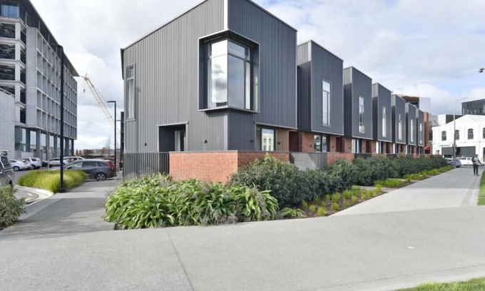 Christchurch City Centre House | Explore Lichfield Apartment: City Center 3 Bedroom Retreat