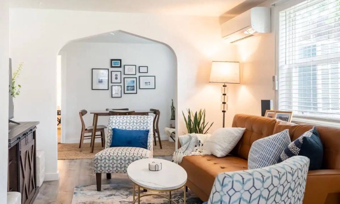 Bremerton House | Convenient & Clean Stay with Fast Wifi, A/C, and Kitchen