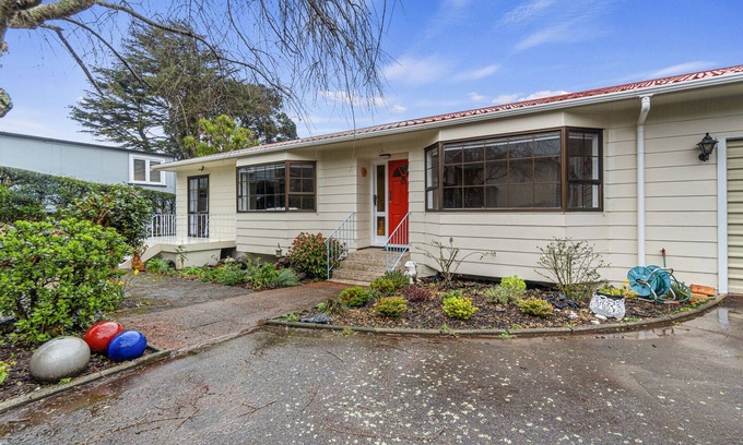 Mount Eden House | Ideal Family Retreat at Mount Eden Holiday Home