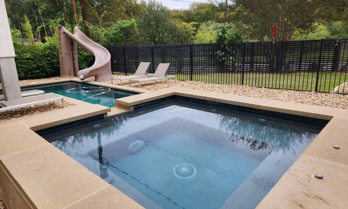 Austin House | Modern Central Hotel with Pool, Spa & Perfect Ratings