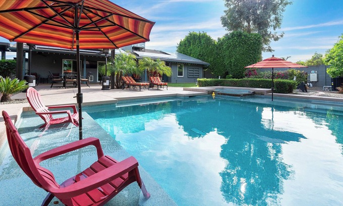 Paradise Valley Village House | Relaxing Resort with Heated Pool, Hot Tub & Ocean Views