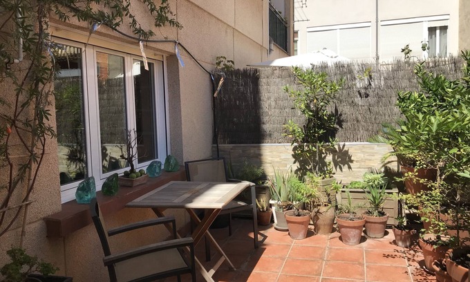 Logrono City Centre Apartment | Cozy Getaway for Couples: Guest Rated 10/10 & Pet Friendly