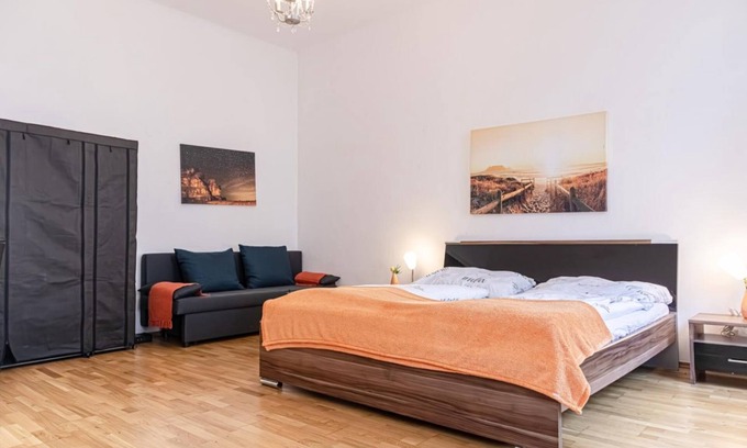 Favoriten Apartment | Elegant 2 BR Apartment in Vienna's Vibrant Center