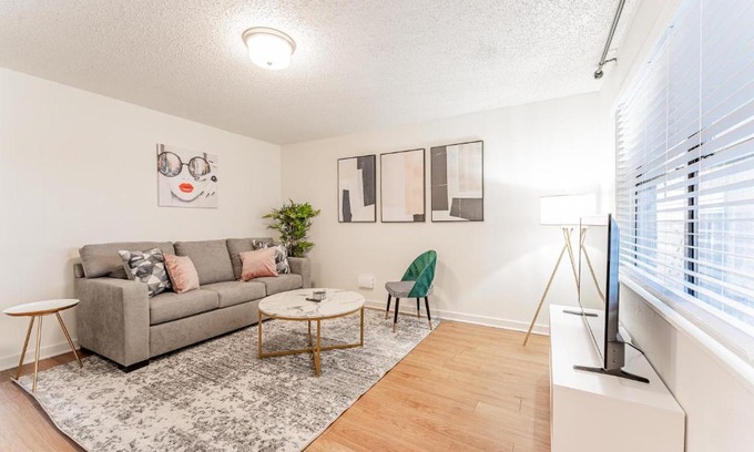 Brentwood Apartment | Family-Friendly Central Extended Stay 2BR Apartments