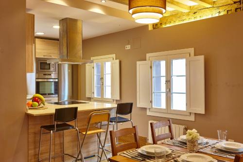 Lekeitio Apartment | Central Flat: Oceanfront Escape with Stellar 9.2 Rating