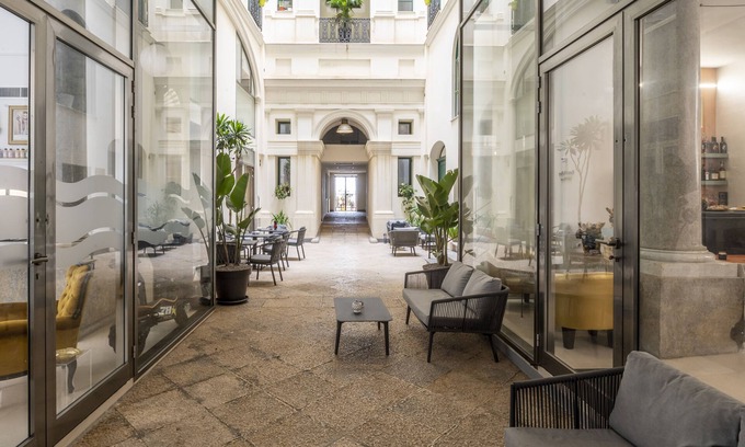 Trapani City Centre Hotel | Cozy Central Gallery Rooms with Ocean View & Dining Options