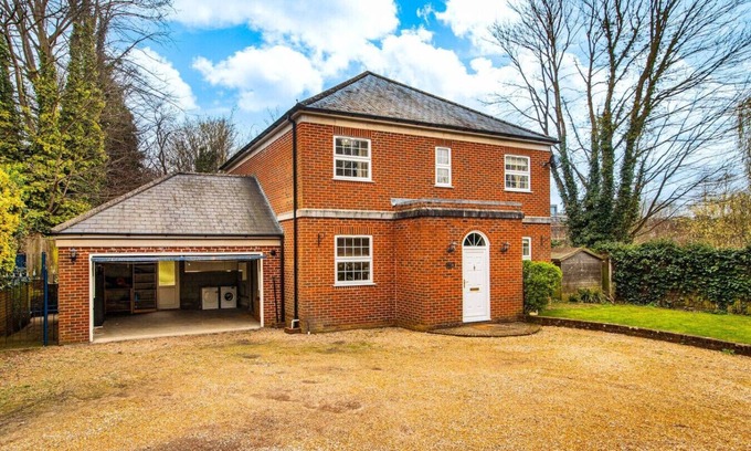 Royal Tunbridge Wells House | Central TunbridgeWells | Stylish & Spacious for 10