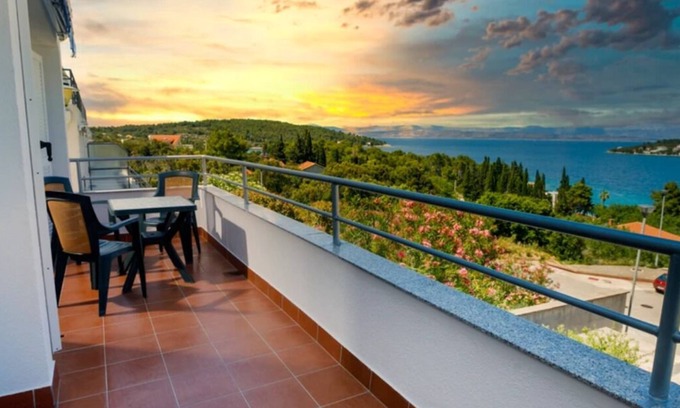 Necujam Apartment | Seaside Retreat: Premier Hideaway with Pool & Parking