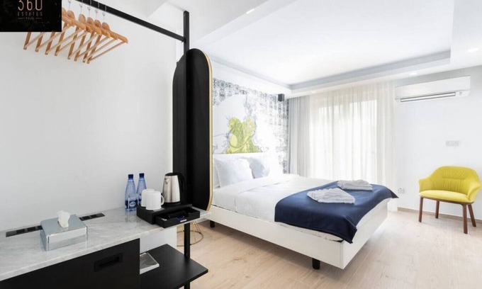 Paceville Hotel | Central hotel room, with SUPER CLEAN and COMFY BED