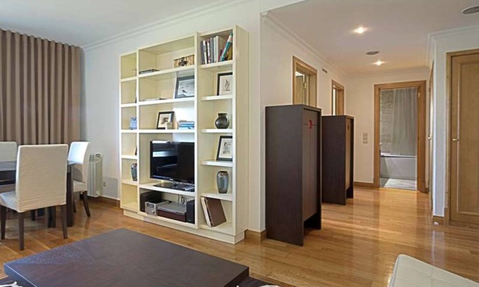 Sao Jorge de Arroios Apartment | Central Retreat for 3 with Spa and Family Amenities