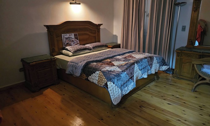 Al-Khalifa Apartment | Prime Location Apartment with Spa and Hot Tub Access