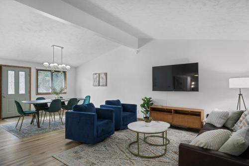 West Omaha House | Central Location - 2 living spaces & covered patio!