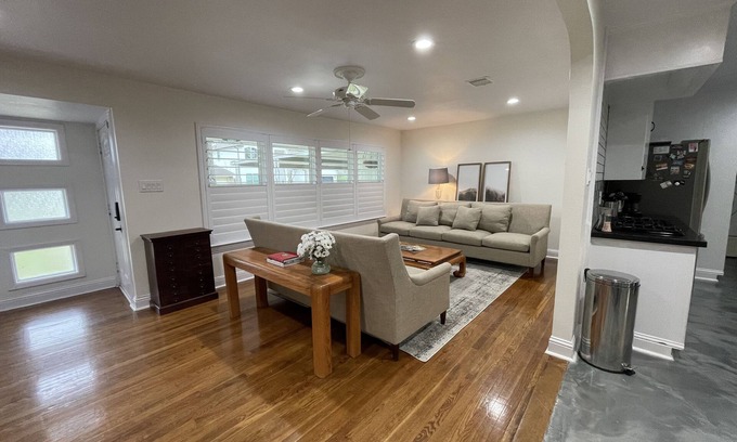 Spring Branch East House | Family-Friendly Hotel in Central Location with Spa & Breakfast