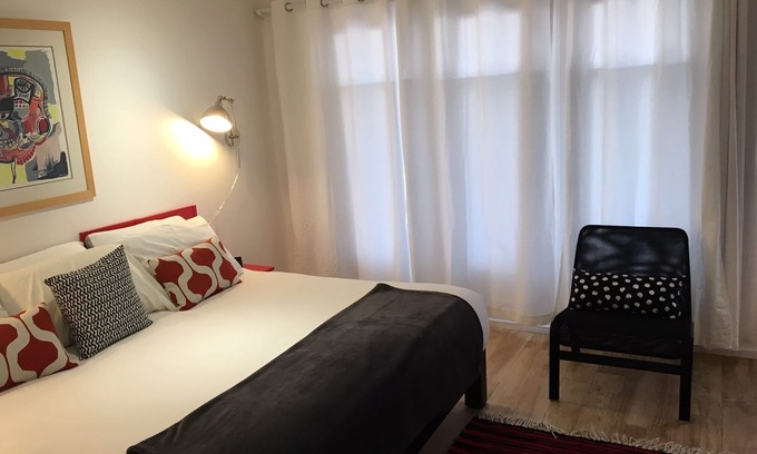 Marfa Apartment | Central Marfa House Rio Concho with Balcony & Breakfast