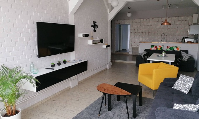 Ueckermuende Apartment | Central Loft Apartment: Oceanfront Oasis with Top Amenities