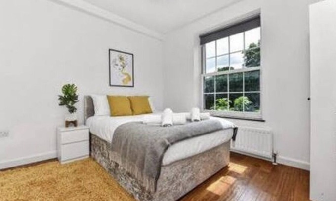 Elephant and Castle Apartment | Spacious Central London 4 Bedroom Apartment with Hot Tub
