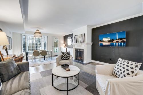 Foggy Bottom House | Modern Stay in the Heart of Foggy Bottom, DC