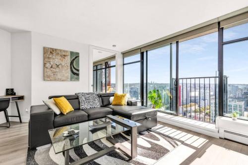 Gastown Apartment | Central Apartment with Breathtaking City Views - 4 Stars