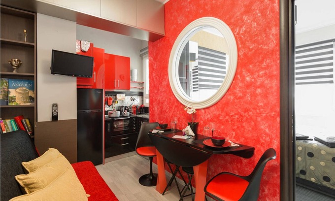 Thessaloniki City Centre Apartment | Renovated Central Mini Suite Juliet with Oceanfront Views