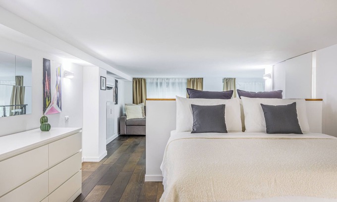 Carrobbio Apartment | [Central Milan] "JACUZZi Deluxe Loft"