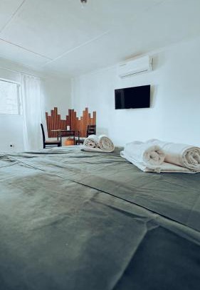 Windhoek West Apartment | Central Nomad Apartment