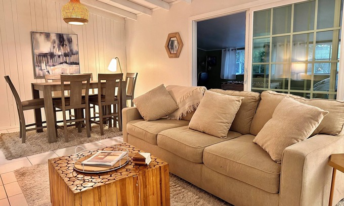 Santa Ana House | Central OC Retreat-Disney, Grill, Fire Pit & Games