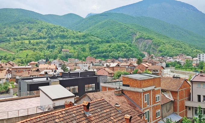 Pec Apartment | Cozy Central Apartment with Scenic Views and Breakfast