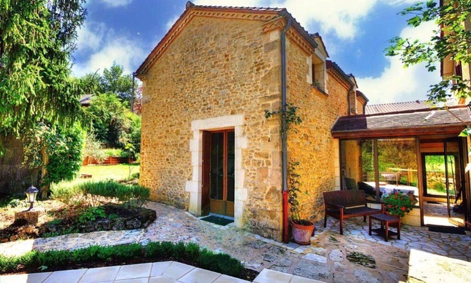 Sarlat-la-Caneda House | Idyllic Central Sarlat Villa with Private Pool & Garden