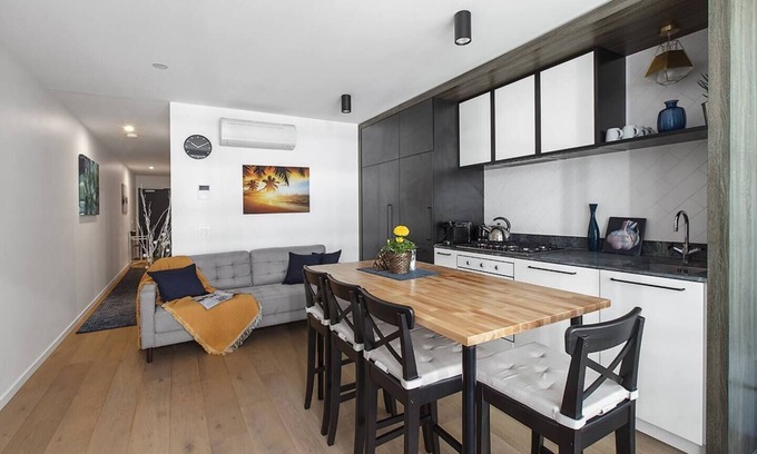 Abbotsford Apartment | Modern Inner City Living with Pool and Spa Amenities