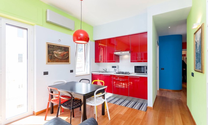 Sorrento Condo | Top Floor 2BR Flat in Central Sorrento with Ocean View