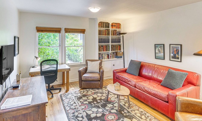 South Pasadena Apartment | Inviting South Pasadena Apartment Near Rose Bowl with Spa