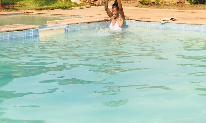Lusaka House | Elegant Stay at Central Street 9680 with Ocean Views