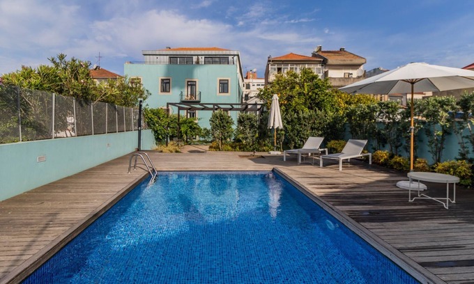 Centro / Baixa Apartment | Cozy Central Studio with Pool, AC & Patio by LovelyStay