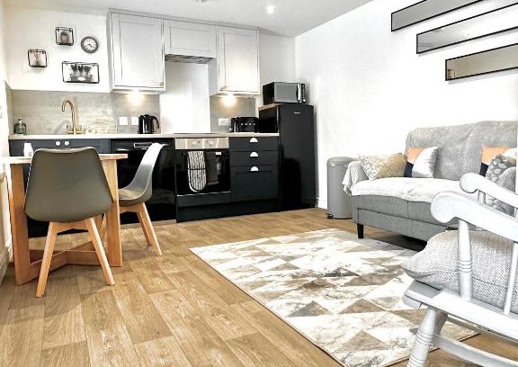 Saint Ola House | Central & Stylish 2 Bed Property - The Stable @ Warrenfield